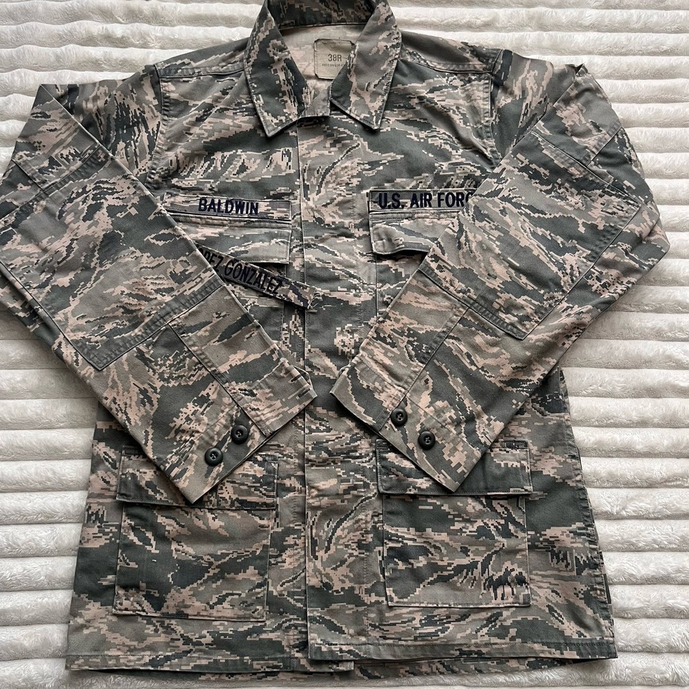 U.S. Air Force Utility Coat Mens 38R Digital Tiger Stripe Camo Jacket